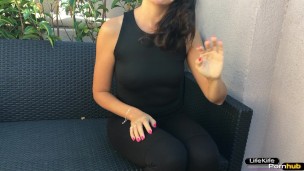 Агент по недвижимости оттрахала клиента. Русское видео с сюжетом и диалогами. Кремпай в киску